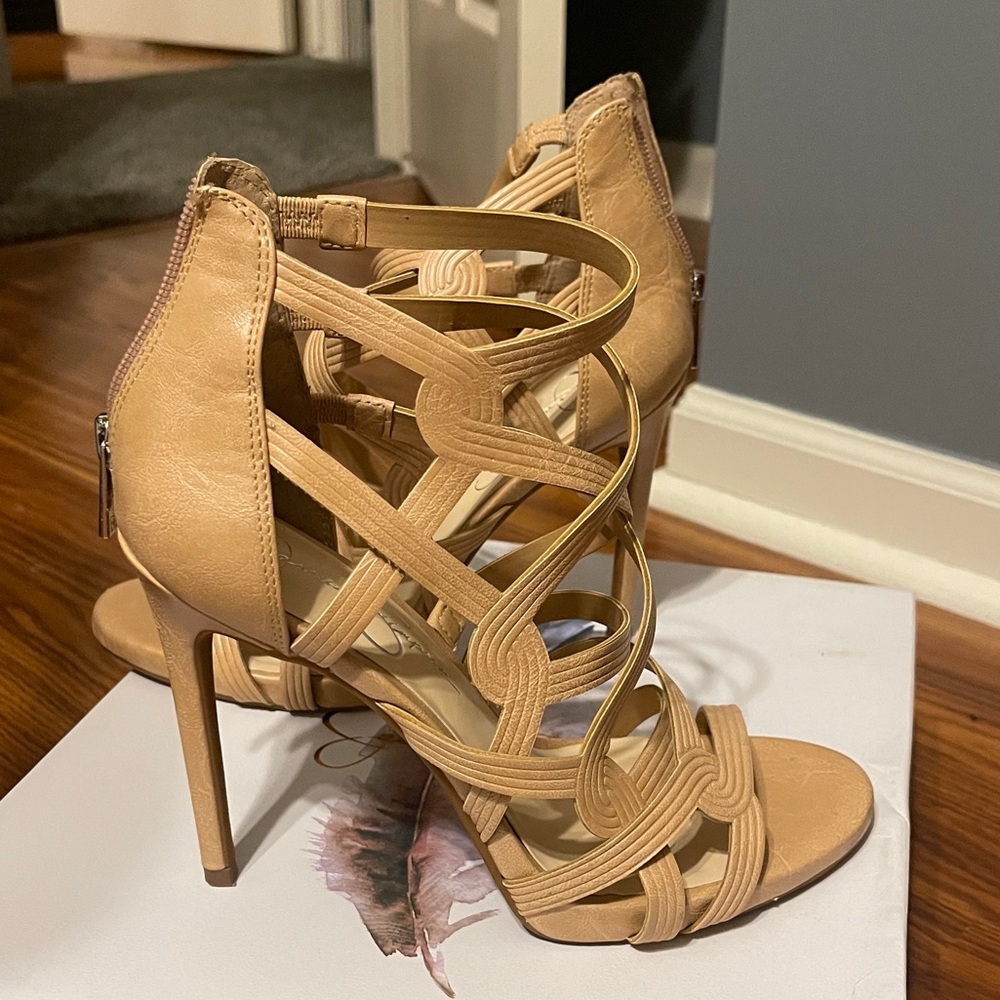 Beautiful Tan Strappy Heels!

New Ruby Tumbled